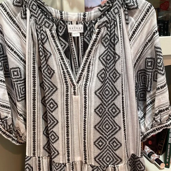 💚🆕 Velvet | Short Sleeve Aztec Print Dress 👗 Size Large. NWT. Pretty Style. - Picture 4 of 9